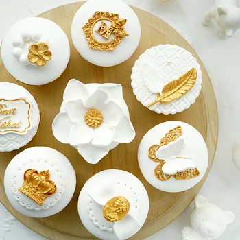 Keksas modeliavimas Prop auksinė taurė tortas Modeliavimas minkštas puodelio tortas Žalvario elementas
